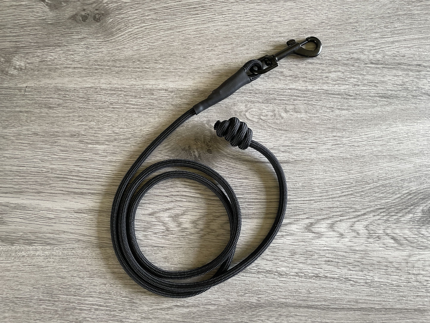 paracord dog lead for dog training