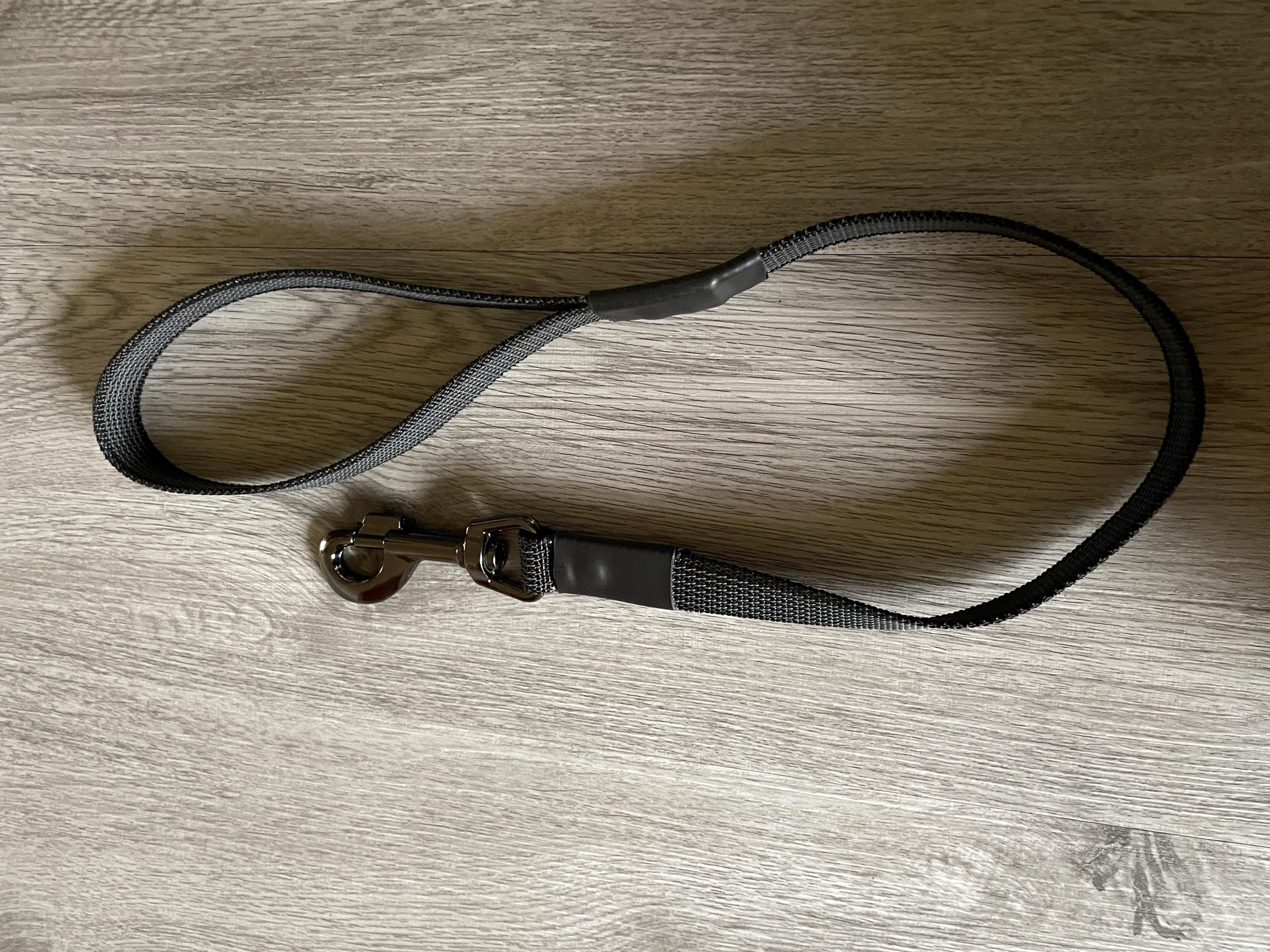 Super grip Grippy Short dog lead close control | Rubber close control Traffic handle: waterproof lightweight strong webbing