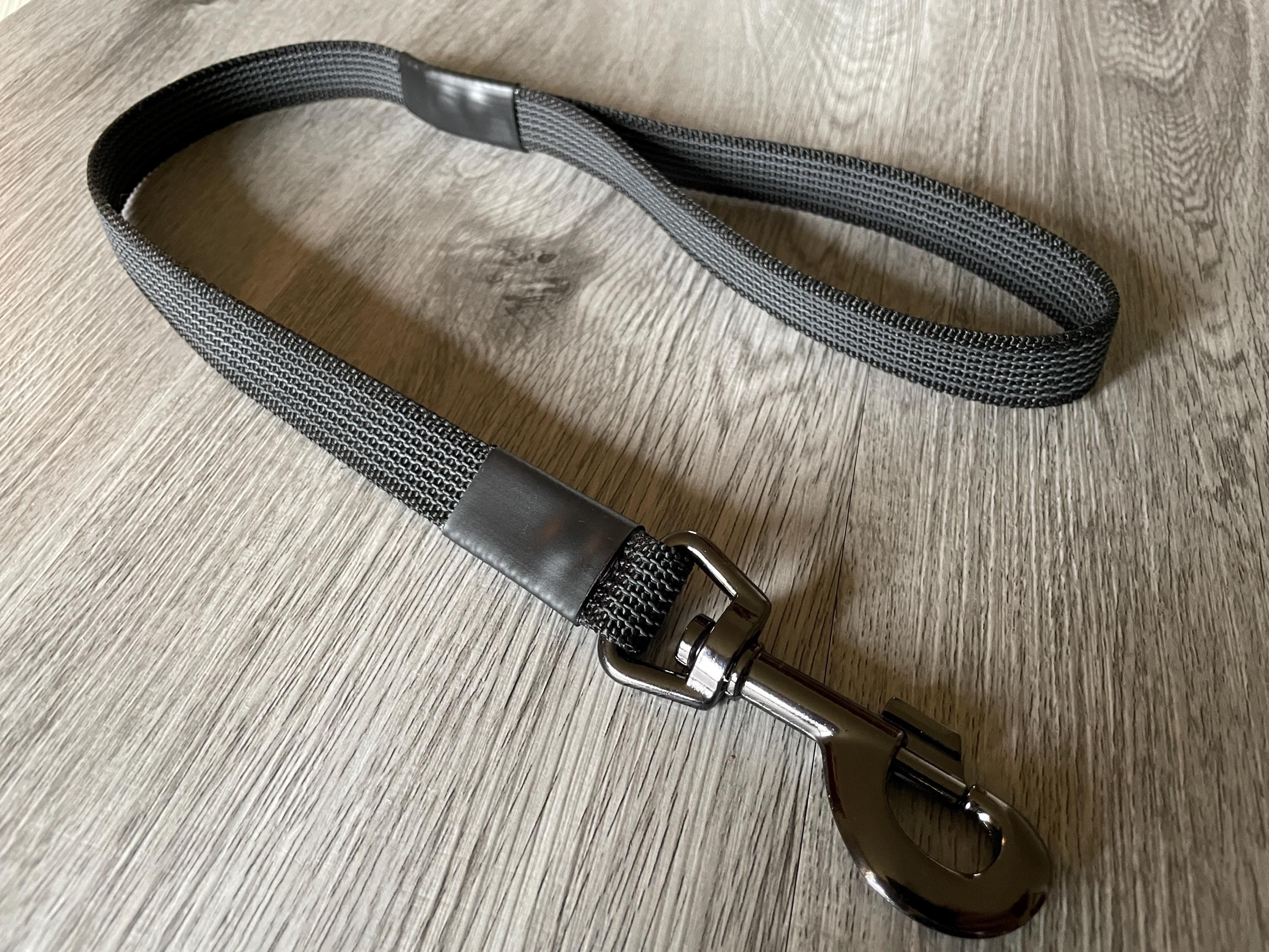 Super grip Grippy Short dog lead close control | Rubber close control Traffic handle: waterproof lightweight strong webbing