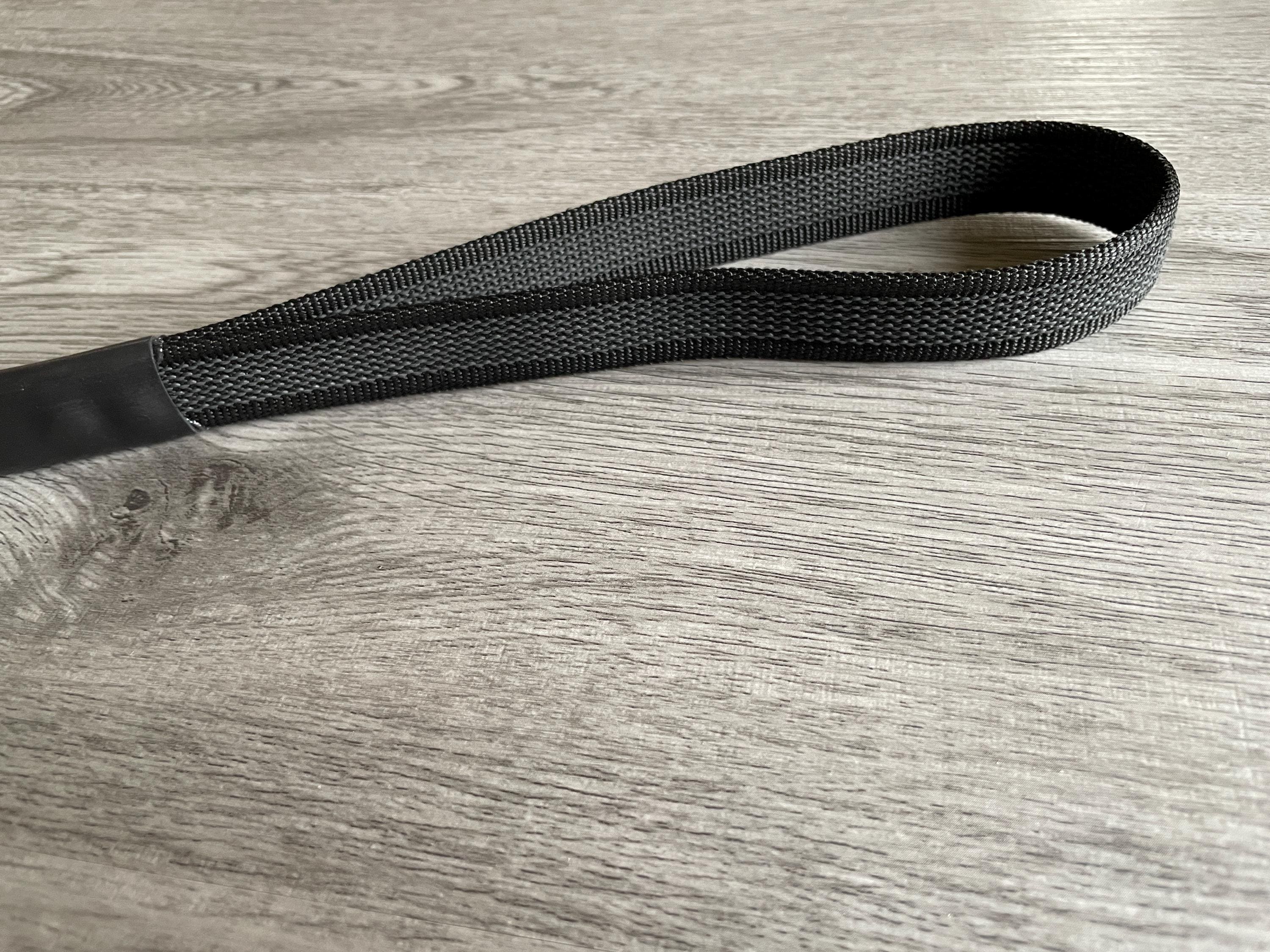 Super grip Grippy Short dog lead close control | Rubber close control Traffic handle: waterproof lightweight strong webbing