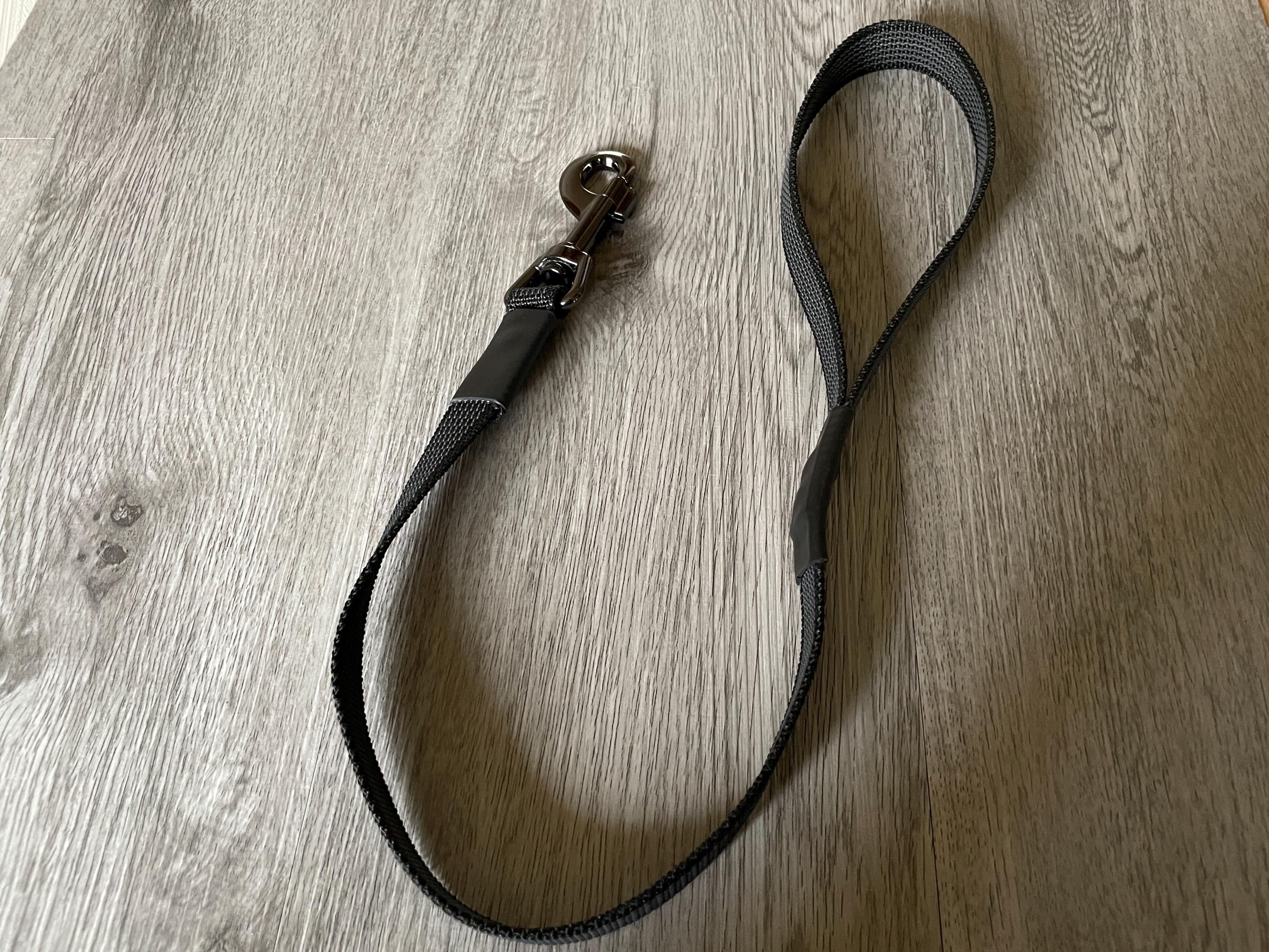 Super grip Grippy Short dog lead close control | Rubber close control Traffic handle: waterproof lightweight strong webbing