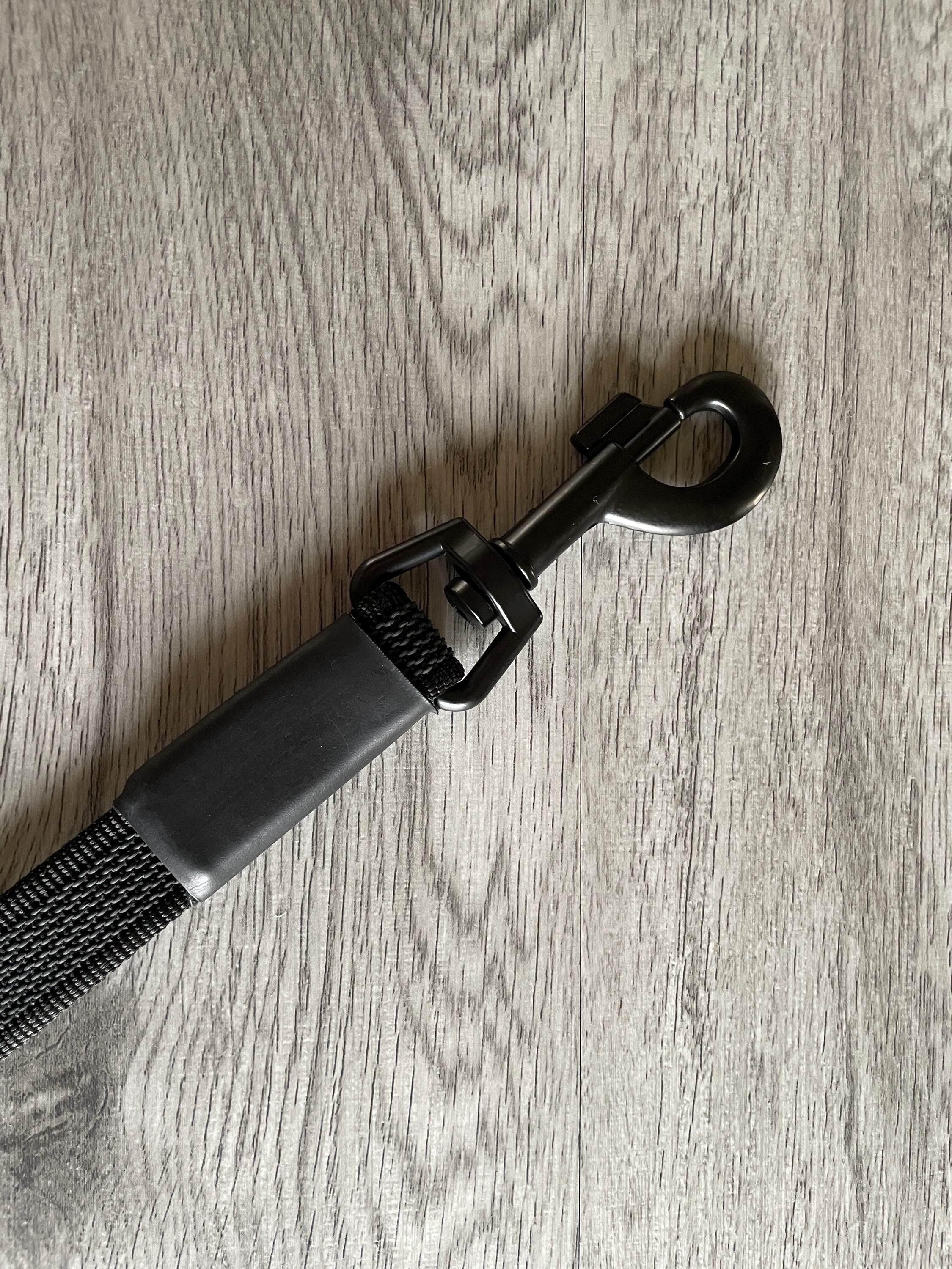 Super grip Grippy Short dog lead close control | Rubber close control Traffic handle: waterproof lightweight strong webbing