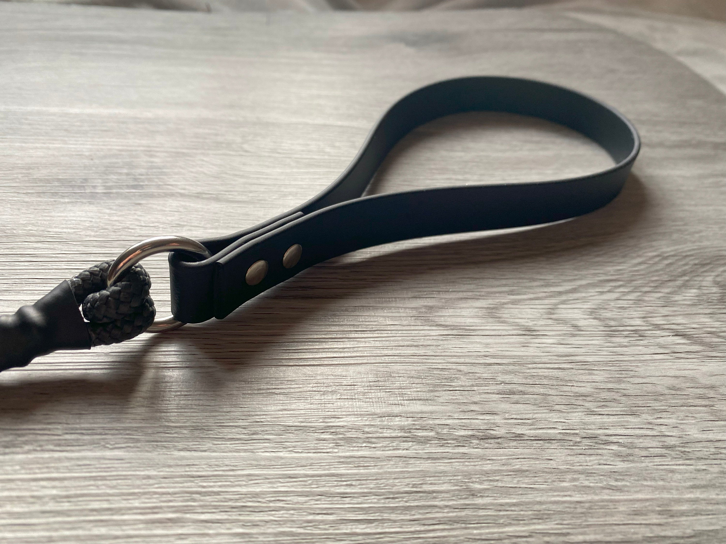 Short close control slip lead |Traffic Lead | Short training lead heeling lead | Figure of 8
